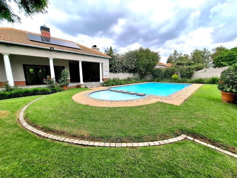 Townhouse For Sale in Broadacres - Photo 6