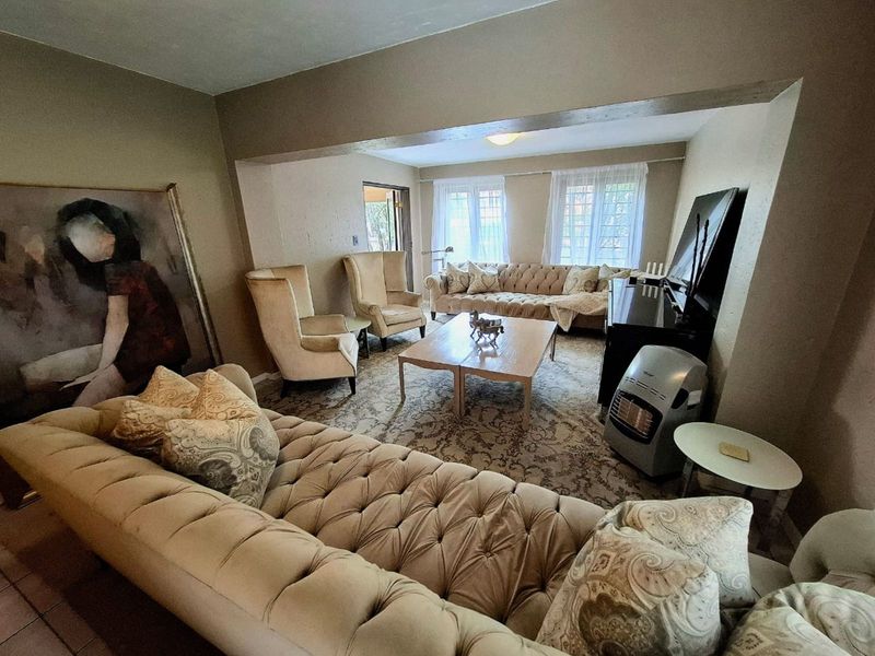 Townhouse For Sale in Broadacres - Photo 2