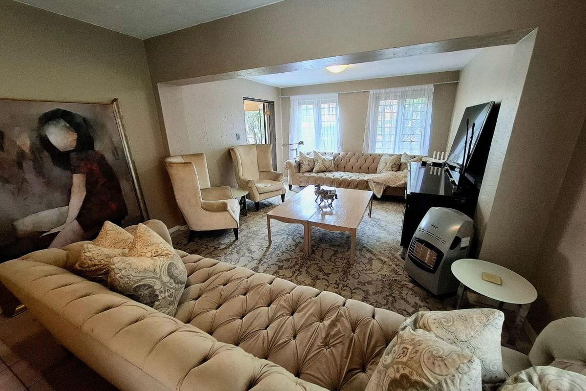 Townhouse For Sale in Broadacres - Photo 2
