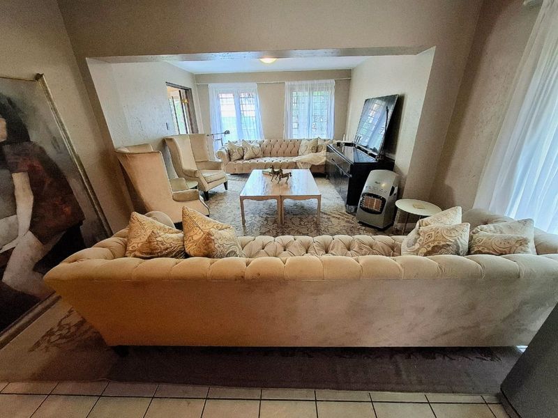 Townhouse For Sale in Broadacres - Photo 4