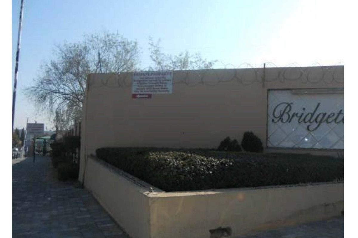 Apartment For Sale in Bloubosrand - Photo 2