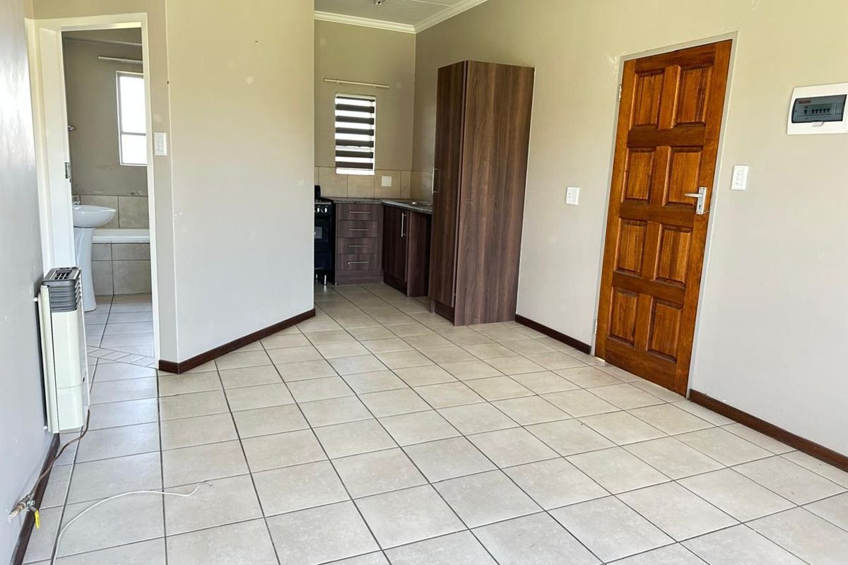 Townhouse For Sale in Terra Nova - Photo 5