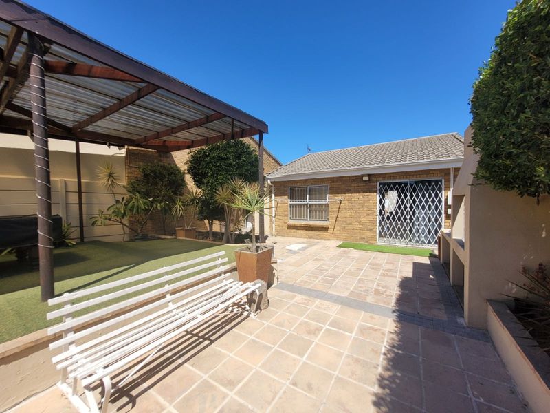 House For Sale in Vredekloof - Photo 5