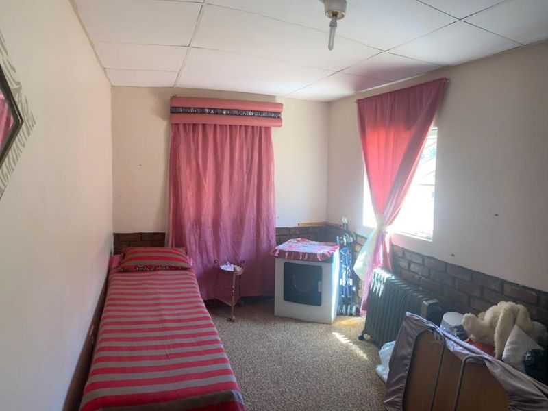 House For Sale in Barkly West Central - Photo 10