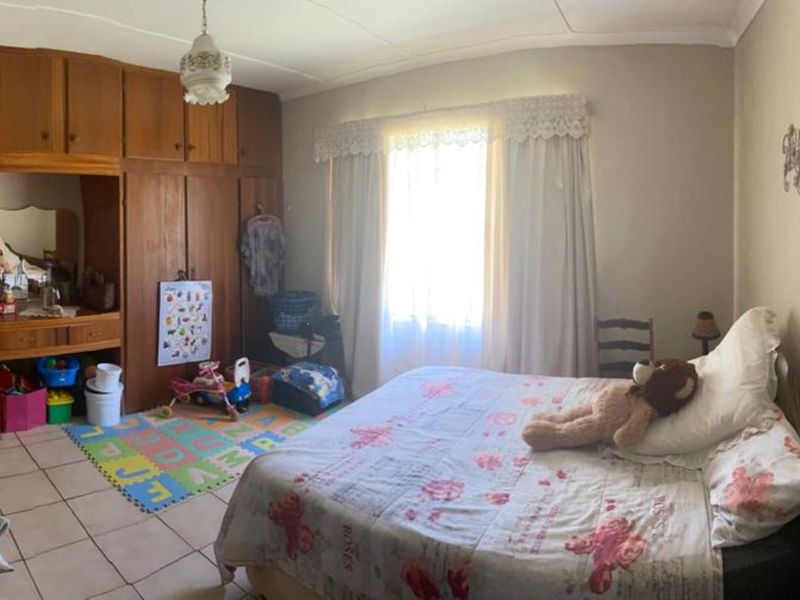 House For Sale in Barkly West Central - Photo 9