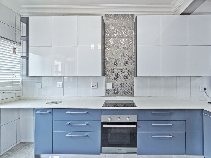 House For Sale in Sagewood - Photo 5