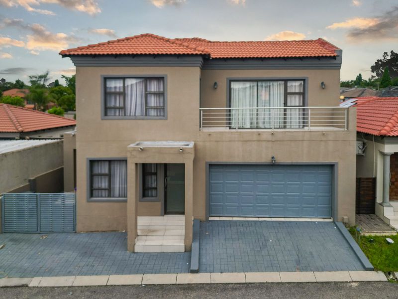 House For Sale in Sagewood - Photo 4