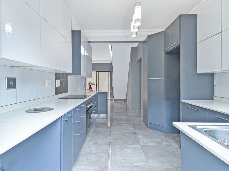 House For Sale in Sagewood - Photo 8