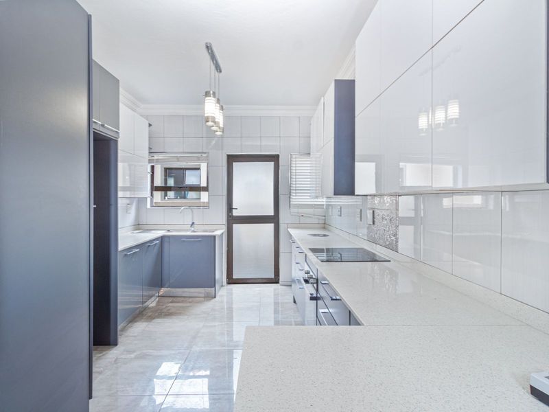 House For Sale in Sagewood - Photo 6