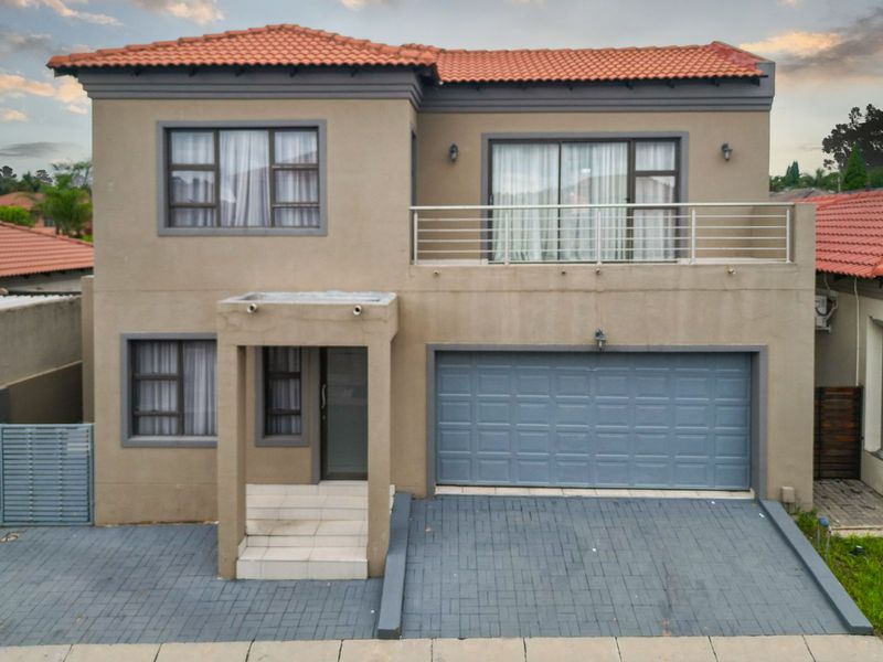 House For Sale in Sagewood - Photo 3