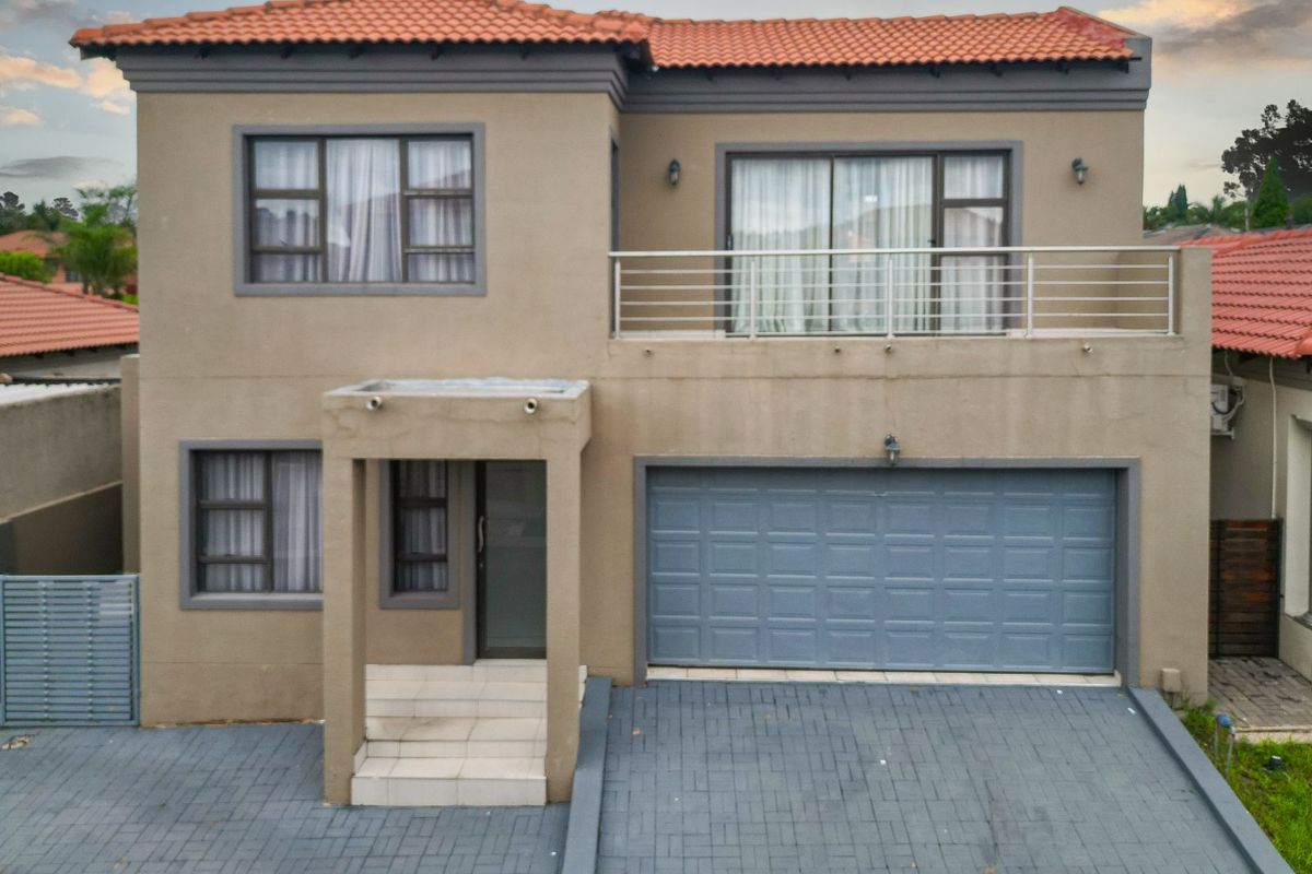 House For Sale in Sagewood - Photo 3