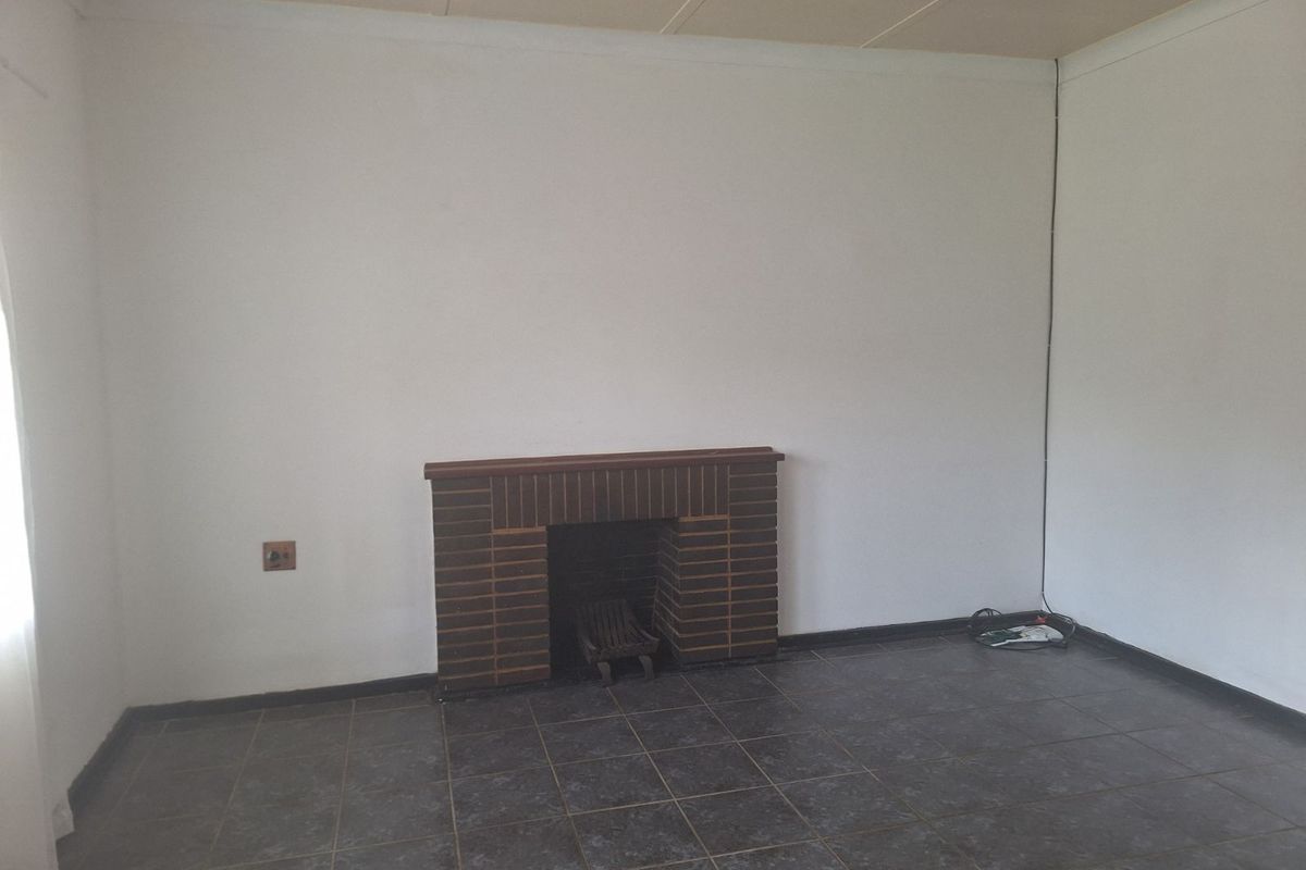 House For Sale in Cullinan Central - Photo 5