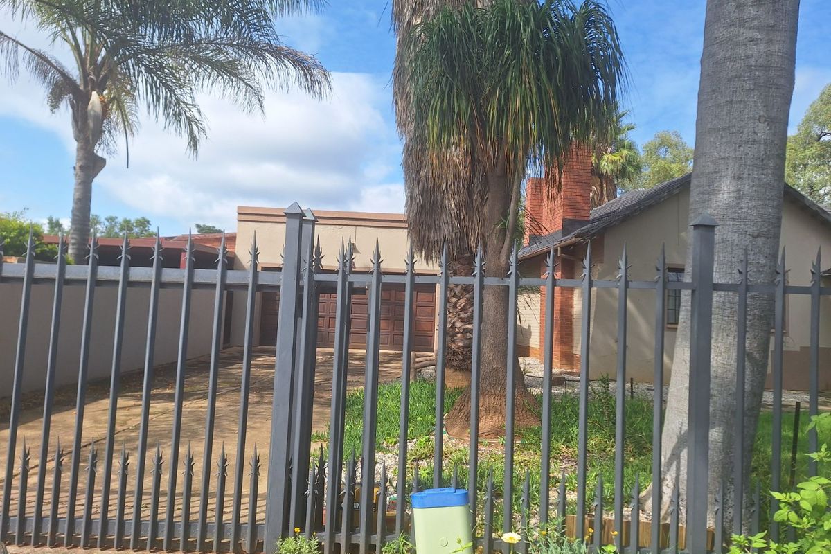 House For Sale in Cullinan Central - Photo 4