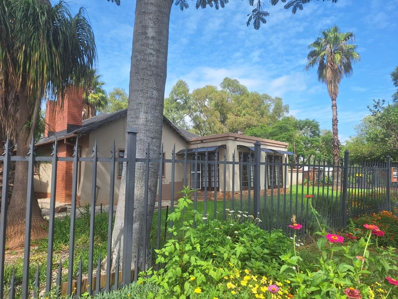 House For Sale in Cullinan Central - Photo 2