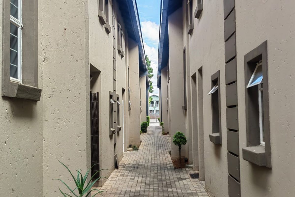 Townhouse For Sale in Pretoria North - Photo 4