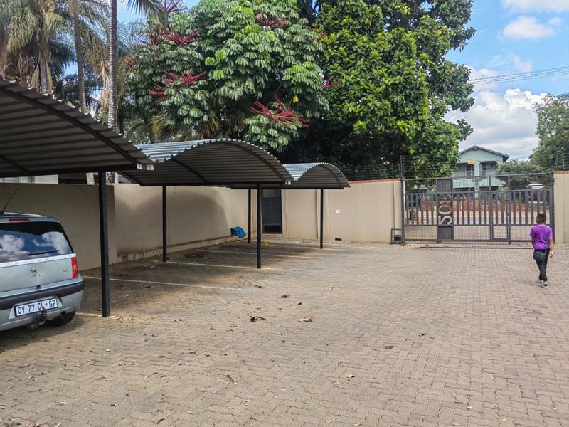 Townhouse For Sale in Pretoria North - Photo 5