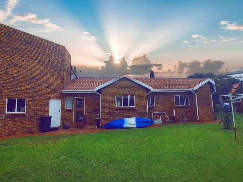 House For Sale in Eldoraigne - Photo 3