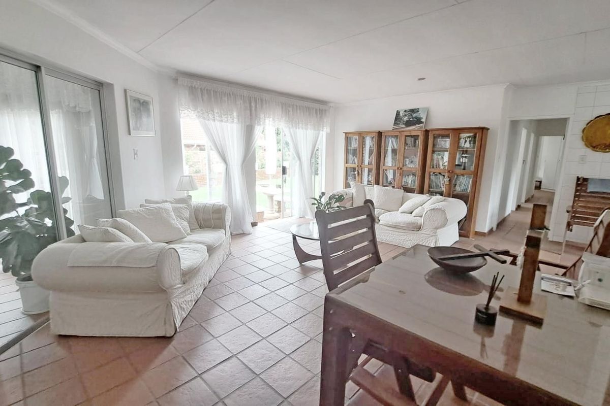 House For Sale in Eldoraigne - Photo 5