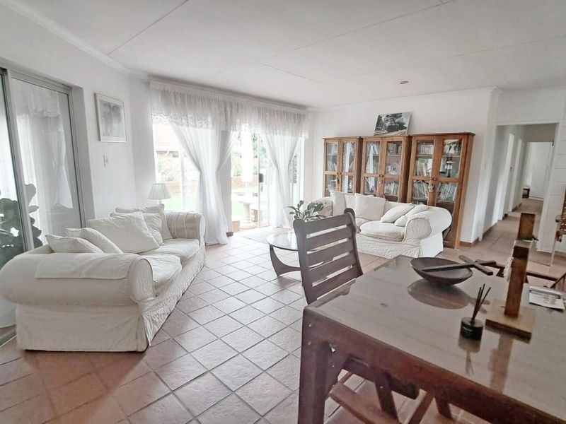House For Sale in Eldoraigne - Photo 5