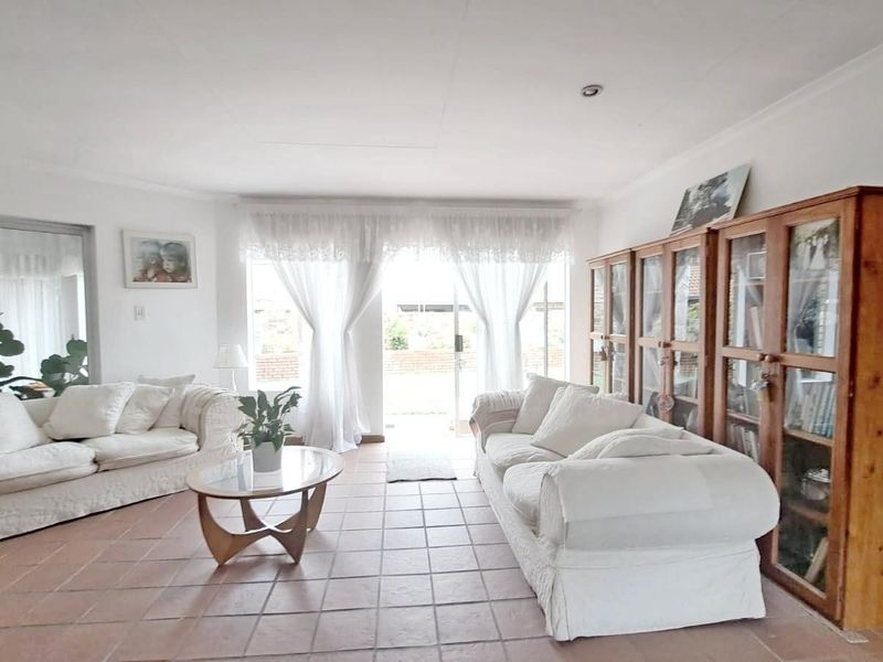 House For Sale in Eldoraigne - Photo 4