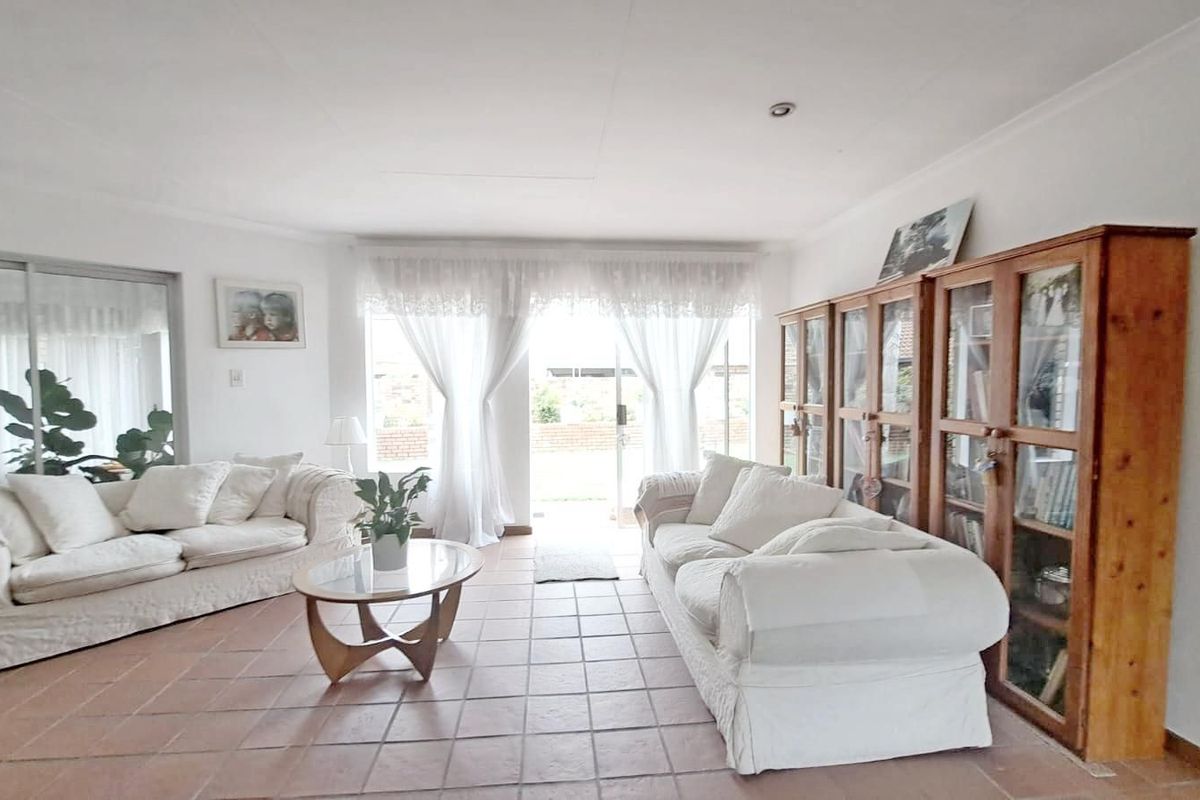 House For Sale in Eldoraigne - Photo 4