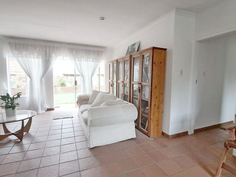 House For Sale in Eldoraigne - Photo 6