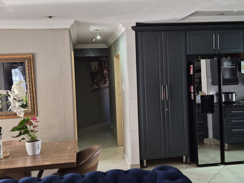 House For Sale in Ivy Park - Photo 8