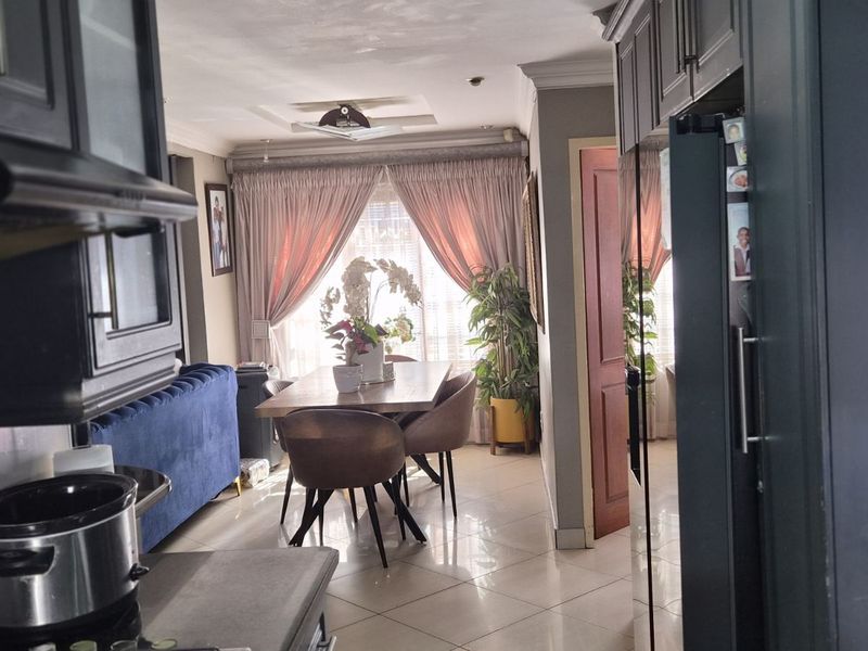 House For Sale in Ivy Park - Photo 6