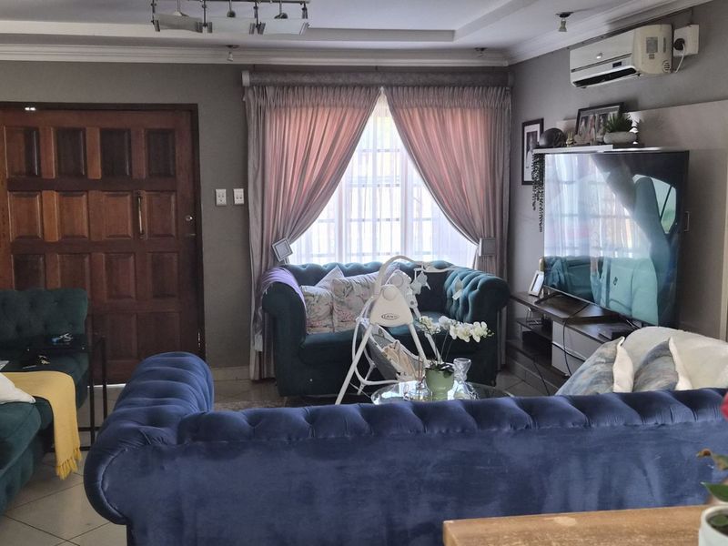 House For Sale in Ivy Park - Photo 4