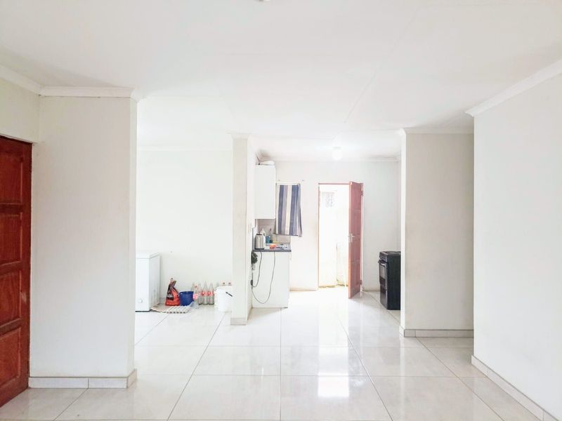 House For Sale in Buhle Park - Photo 3