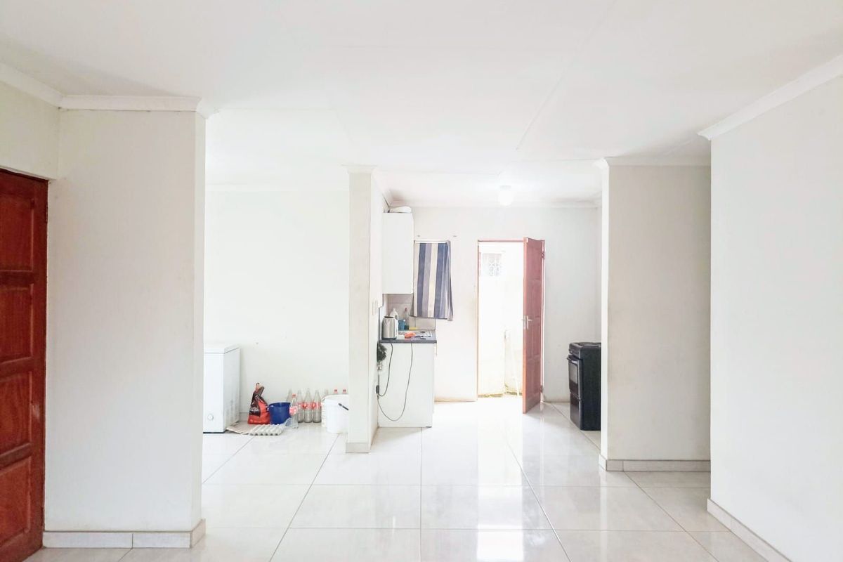 House For Sale in Buhle Park - Photo 3