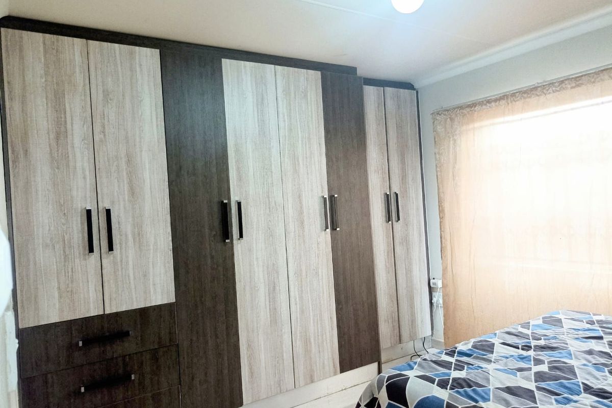 House For Sale in Buhle Park - Photo 5
