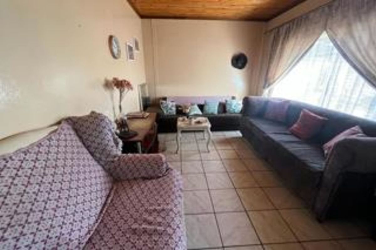 House For Sale in Homestead - Photo 3
