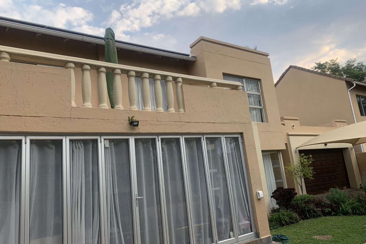 House For Sale in Sunninghill - Photo 4