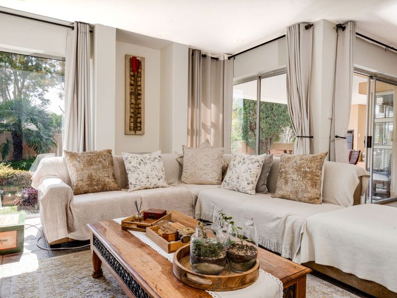 House For Sale in Sunninghill - Photo 7