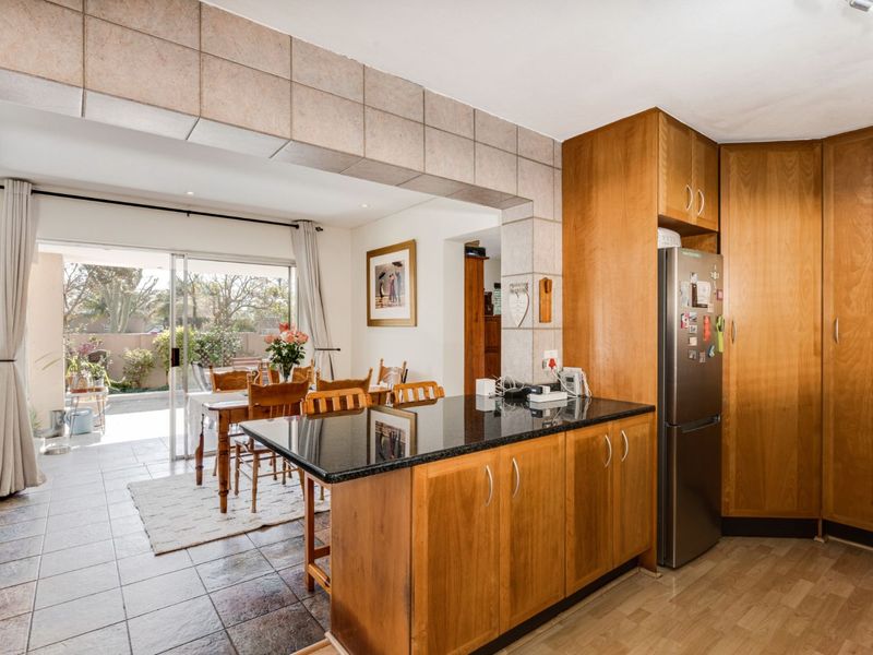 House For Sale in Sunninghill - Photo 3