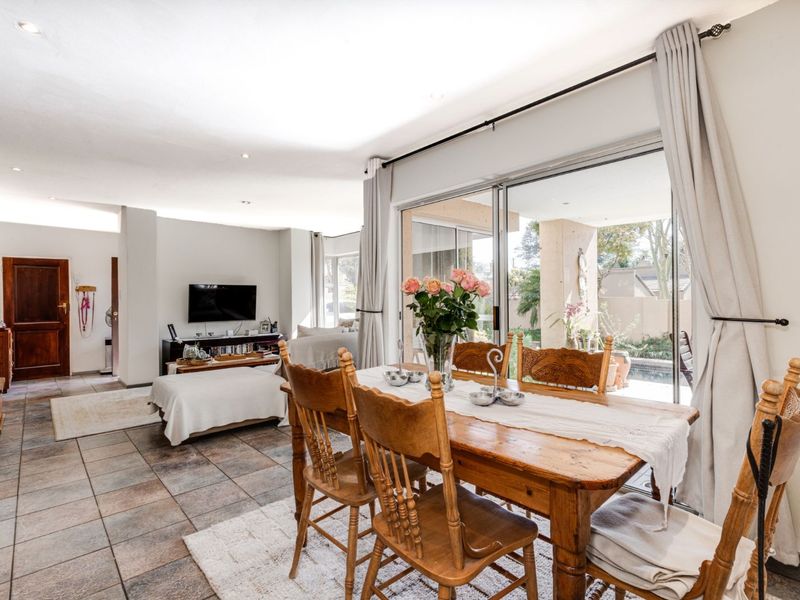 House For Sale in Sunninghill - Photo 5