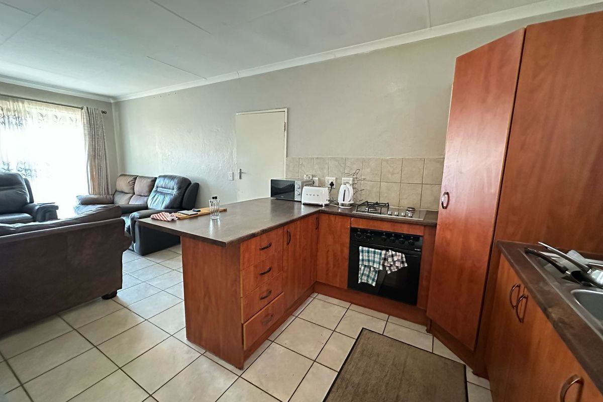 Townhouse For Sale in Amandasig - Photo 5