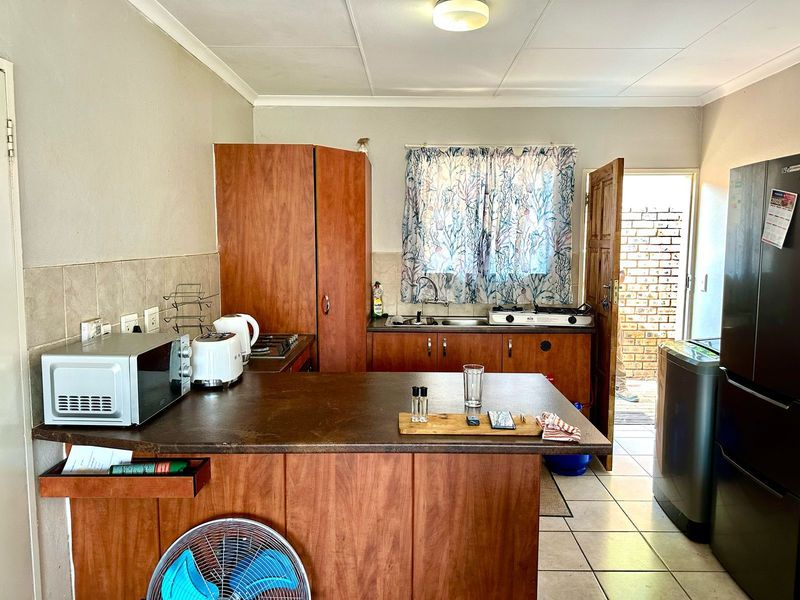 Townhouse For Sale in Amandasig - Photo 4