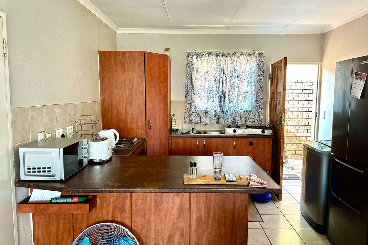 Townhouse For Sale in Amandasig - Photo 4