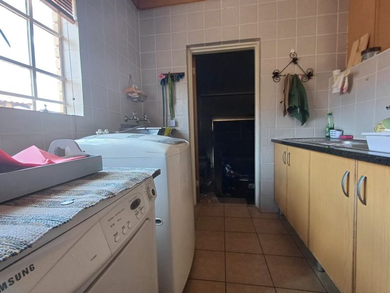 Townhouse For Sale in Doringkruin - Photo 9