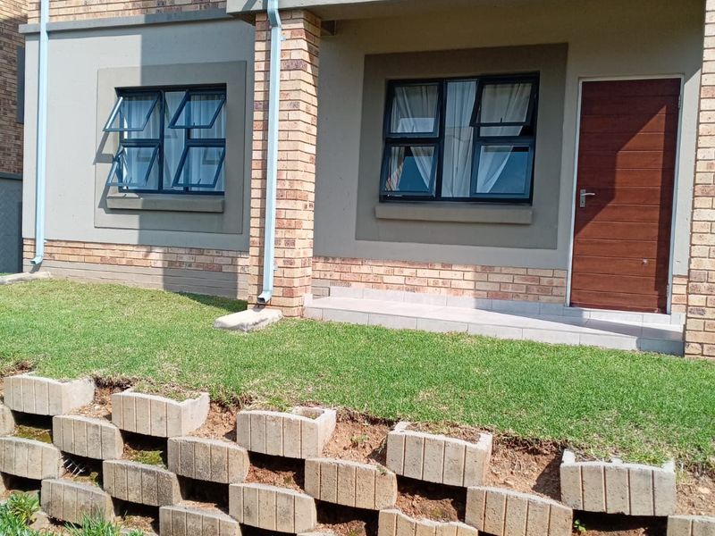 Townhouse For Sale in Whiteridge - Photo 8