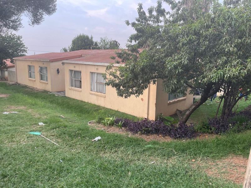 House For Sale in Bloubosrand - Photo 2