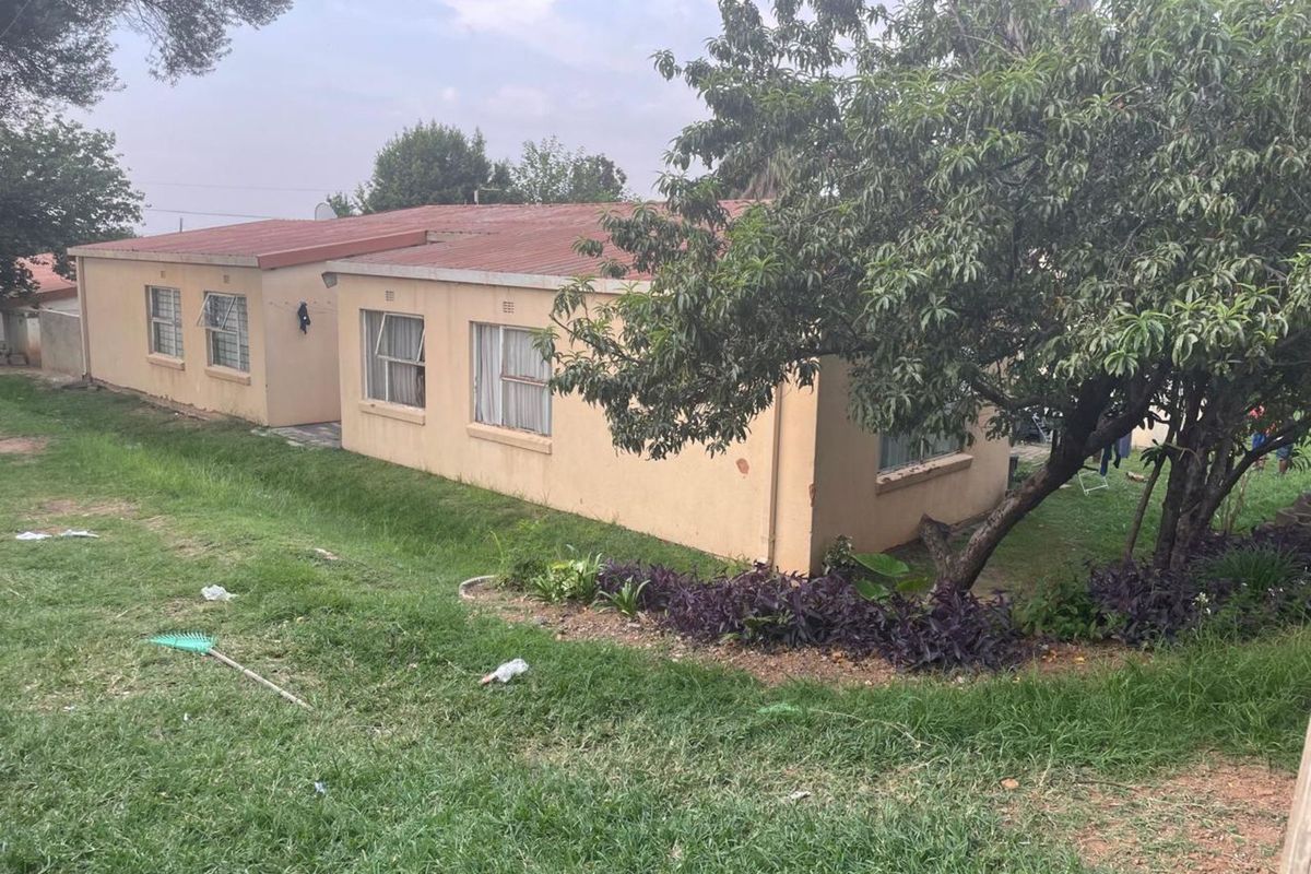 House For Sale in Bloubosrand - Photo 2