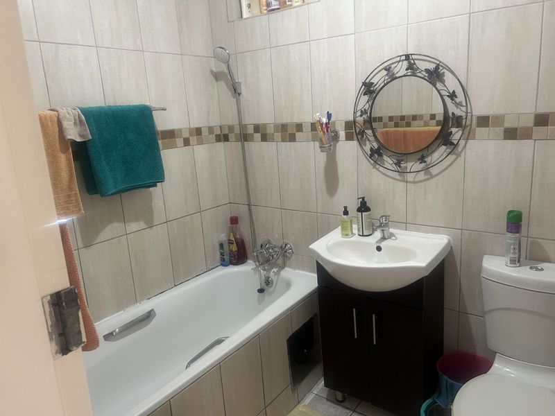 Apartment For Sale in Pretoria North - Photo 8