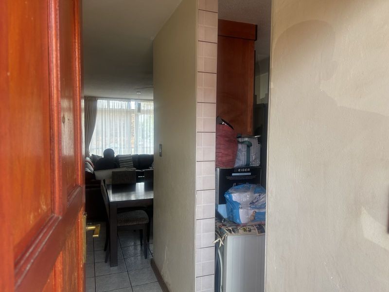 Apartment For Sale in Pretoria North - Photo 2