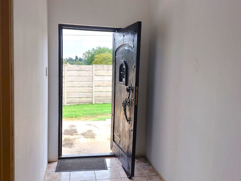 House For Sale in Discovery - Photo 6