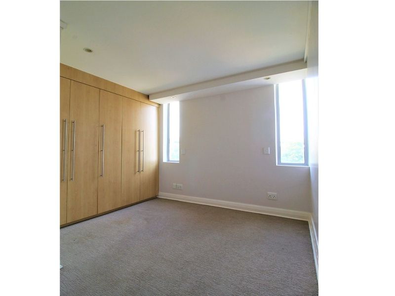 Apartment To Rent in Sandton Central - Photo 10