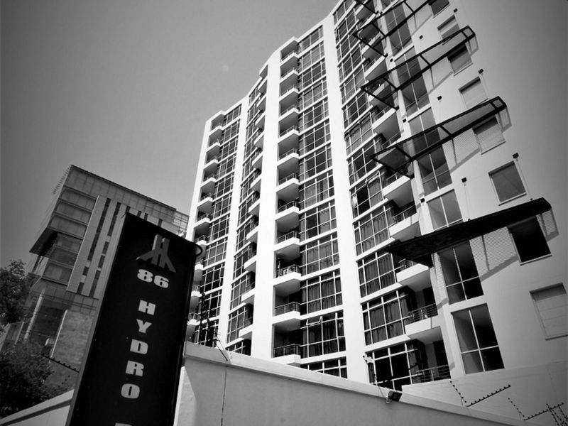 Apartment To Rent in Sandton Central - Photo 2