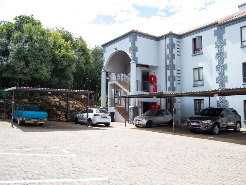 Apartment For Sale in Northgate - Photo 3